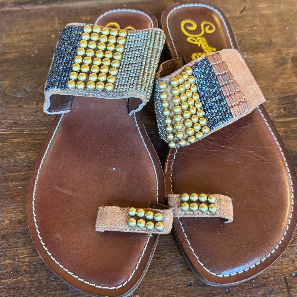 Seychelles Beaded Brown Sandals w/Toe Ring